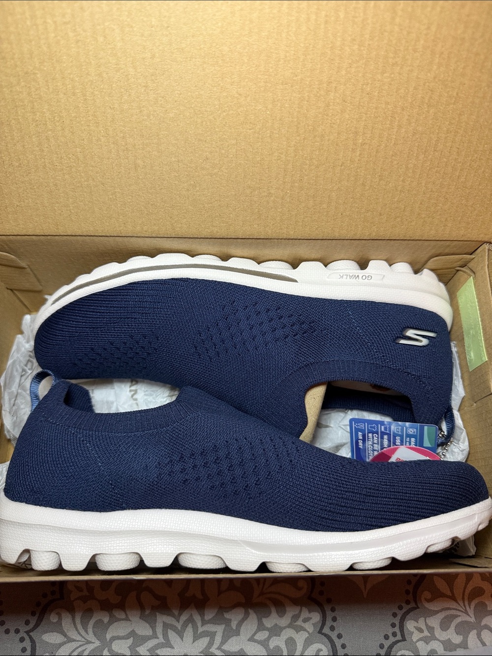 NEW! Skechers Women's Go Walk Travel Cozumel Slip-On Sneakers Size 8.5